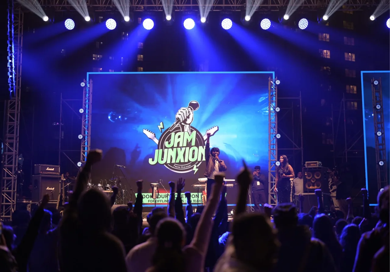 Sri on stage, the vibe elevates